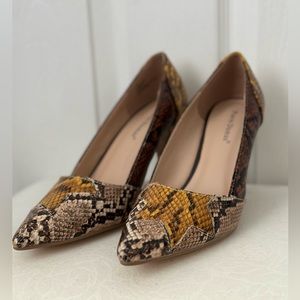 Pierre Dumas Faux Snake Print Size 7